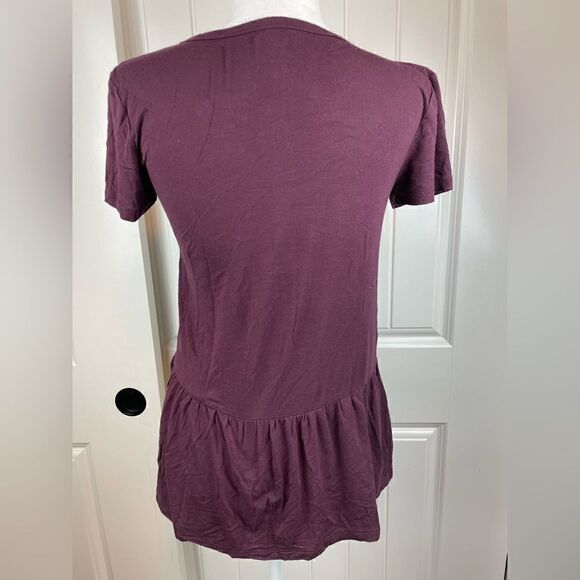 FLORAL Button Up Top - Picture 4 of 7